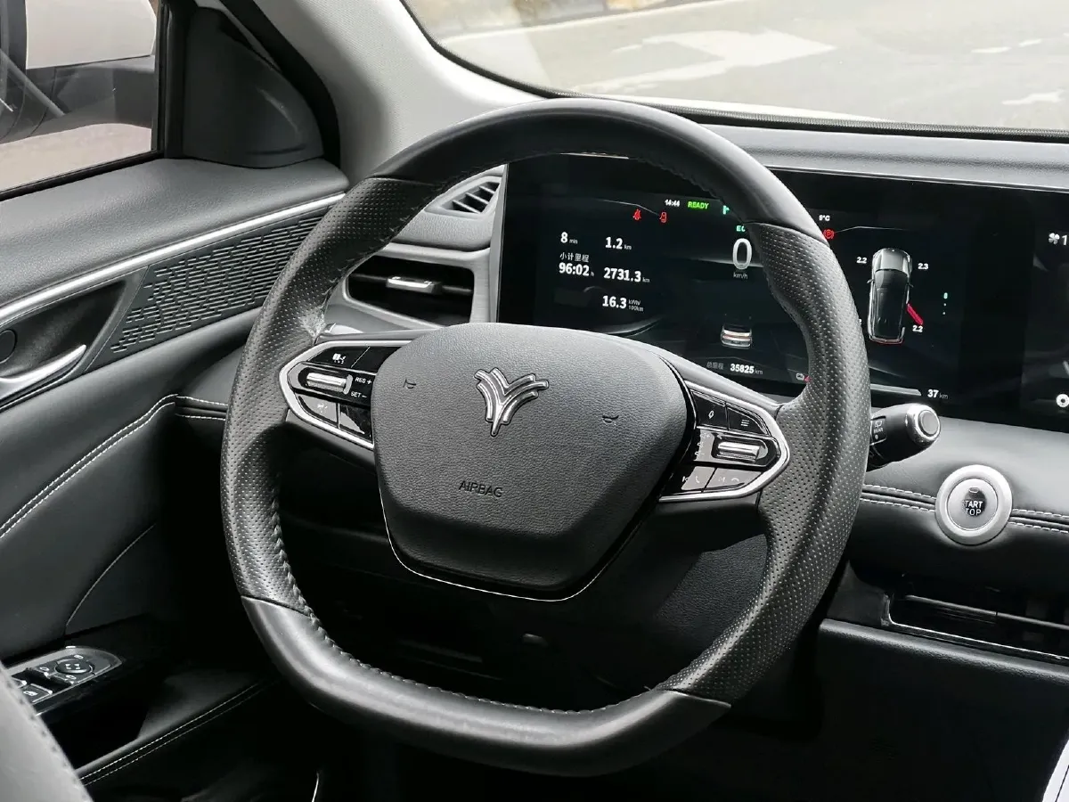 2022 Venucia Grand V 1.5T 190HP L4 7DCT,autocango,china used car exporter,china ev exporter,chinese used car exporter,chinese used ev exporter