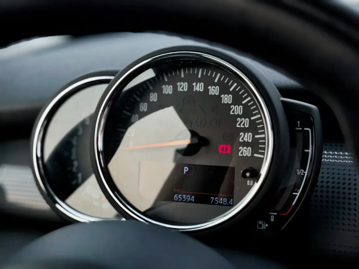 2016 MINI MINI 1.5T 136HP L3 6AT,autocango,china used car exporter,china ev exporter,chinese used car exporter,chinese used ev exporter