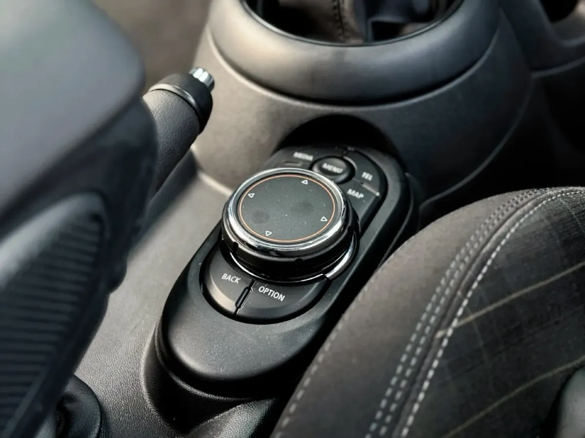 2016 MINI MINI 1.5T 136HP L3 6AT,autocango,china used car exporter,china ev exporter,chinese used car exporter,chinese used ev exporter