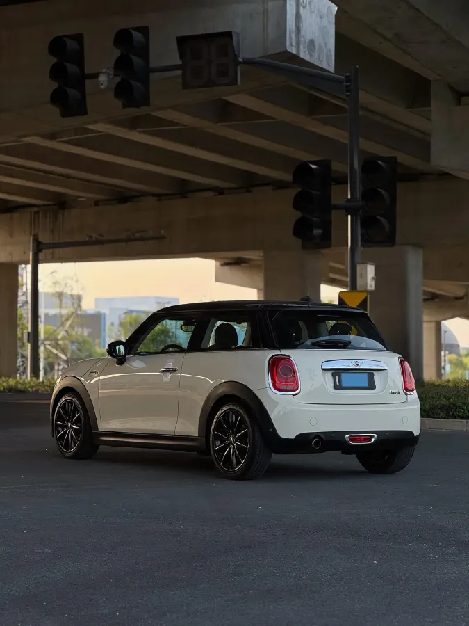 2016 MINI MINI 1.5T 136HP L3 6AT,autocango,china used car exporter,china ev exporter,chinese used car exporter,chinese used ev exporter