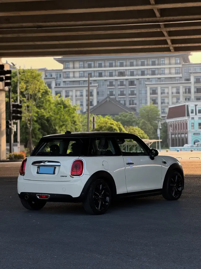 2016 MINI MINI 1.5T 136HP L3 6AT,autocango,china used car exporter,china ev exporter,chinese used car exporter,chinese used ev exporter