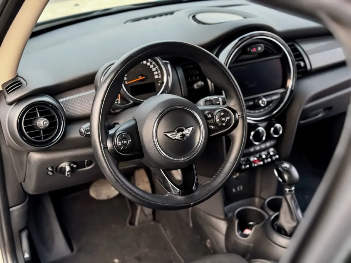 2016 MINI MINI 1.5T 136HP L3 6AT,autocango,china used car exporter,china ev exporter,chinese used car exporter,chinese used ev exporter