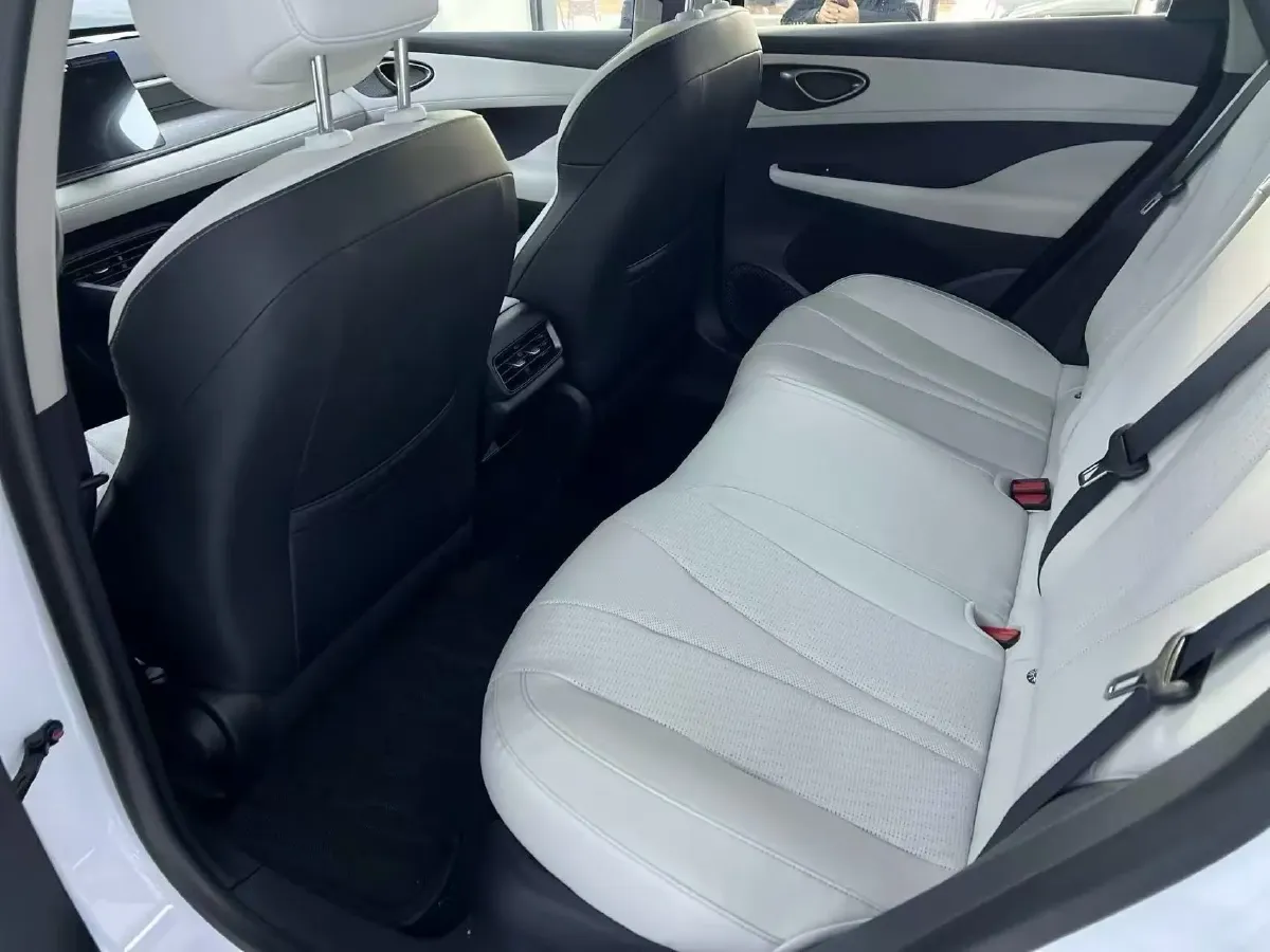 2025 BYD Seal05 DM-i 1.5L 101HP L4 E-CVT PHEV 7.68KWH,autocango,china used car exporter,china ev exporter,chinese used car exporter,chinese used ev exporter