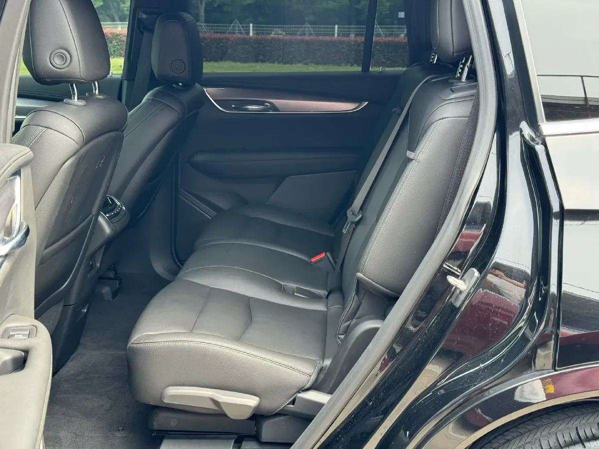 2021 Cadillac XT6 2.0T 237HP L4 9AT,autocango,china used car exporter,china ev exporter,chinese used car exporter,chinese used ev exporter