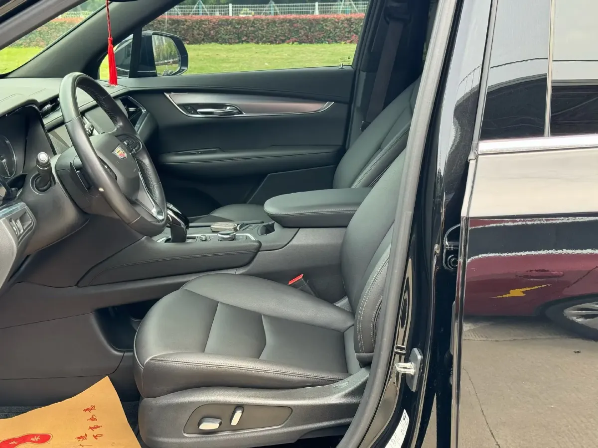 2021 Cadillac XT6 2.0T 237HP L4 9AT,autocango,china used car exporter,china ev exporter,chinese used car exporter,chinese used ev exporter