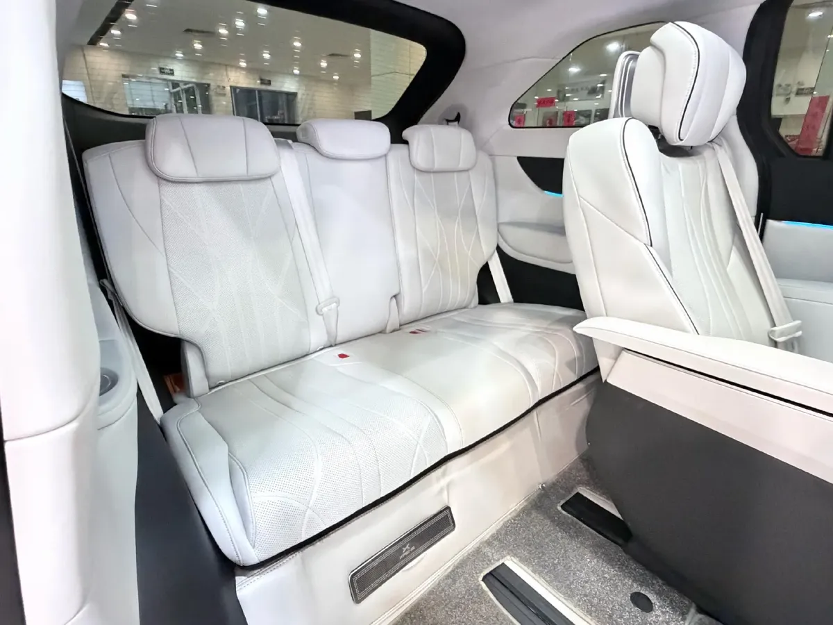 2024 Xpeng X9 BEV 101.5KWH,autocango,china used car exporter,china ev exporter,chinese used car exporter,chinese used ev exporter