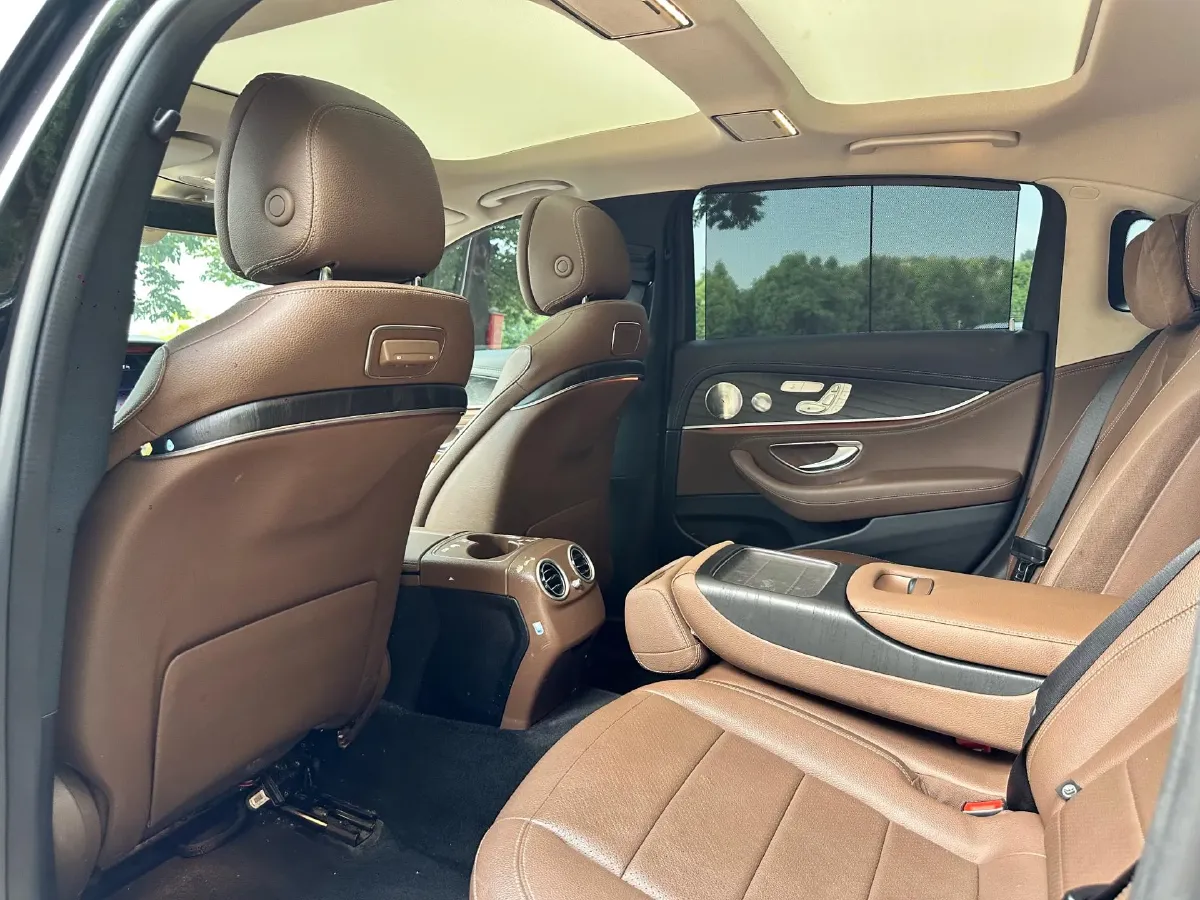 2020 Mercedes-Benz E Class 2.0T 258HP L4 9AT,autocango,china used car exporter,china ev exporter,chinese used car exporter,chinese used ev exporter