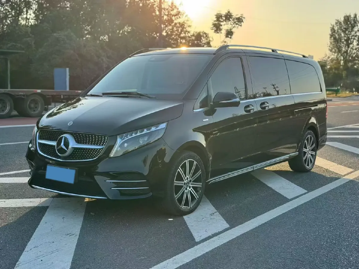 2022 Mercedes-Benz V Class 2.0T 211HP L4 9AT,autocango,china used car exporter,china ev exporter,chinese used car exporter,chinese used ev exporter