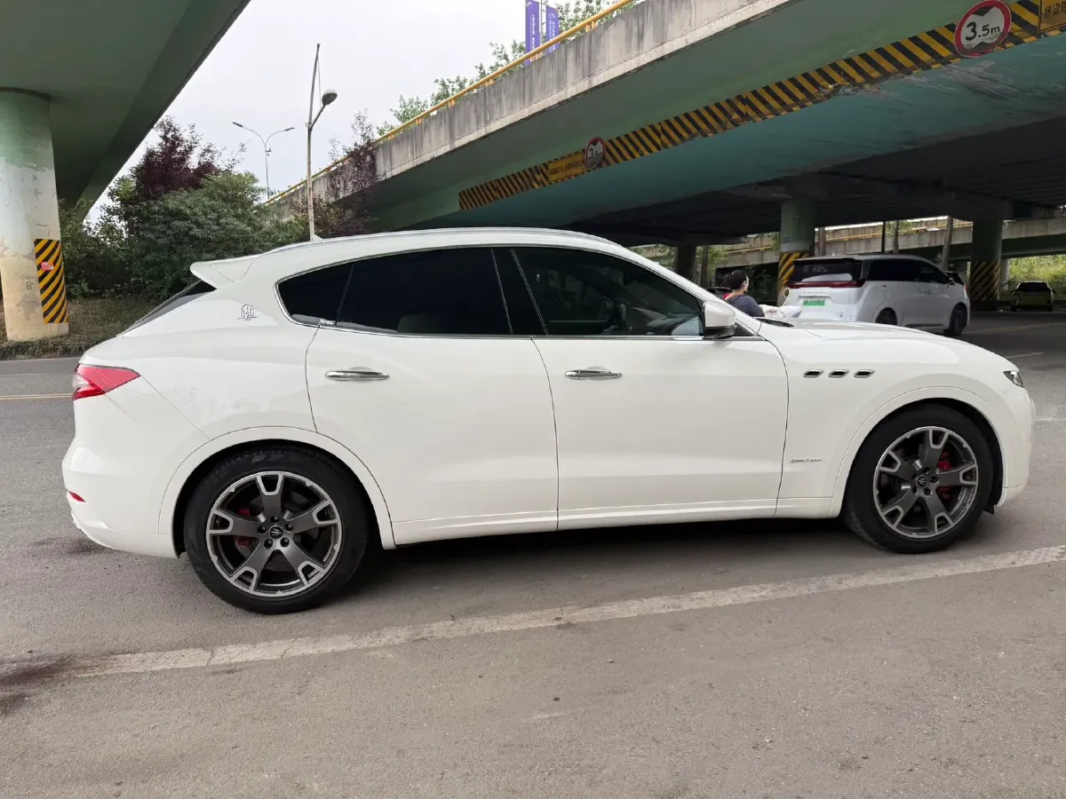 2019 Maserati Levante 3.0T 350HP V6 8AT,autocango,china used car exporter,china ev exporter,chinese used car exporter,chinese used ev exporter