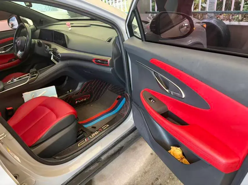 2020 ChangAn UNI-T 1.5T 180HP L4 7DCT,autocango,china used car exporter,china ev exporter,chinese used car exporter,chinese used ev exporter