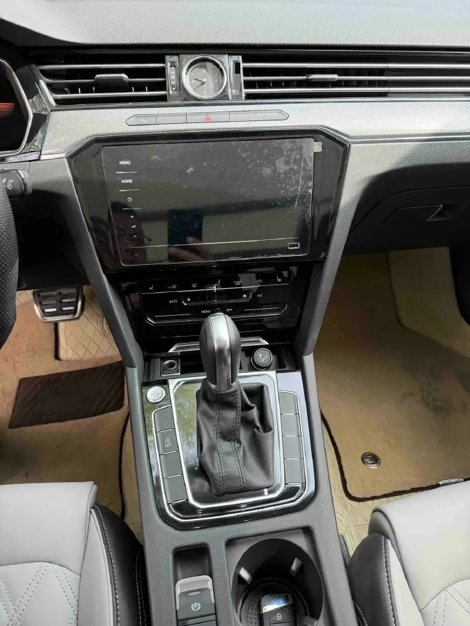 2023 Volkswagen Magotan 2.0T 186HP L4 7DCT,autocango,china used car exporter,china ev exporter,chinese used car exporter,chinese used ev exporter