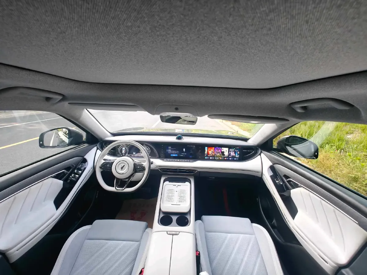 2025 Voyah FREE 1.5T 150HP L4 REEV 43KWH,autocango,china used car exporter,china ev exporter,chinese used car exporter,chinese used ev exporter