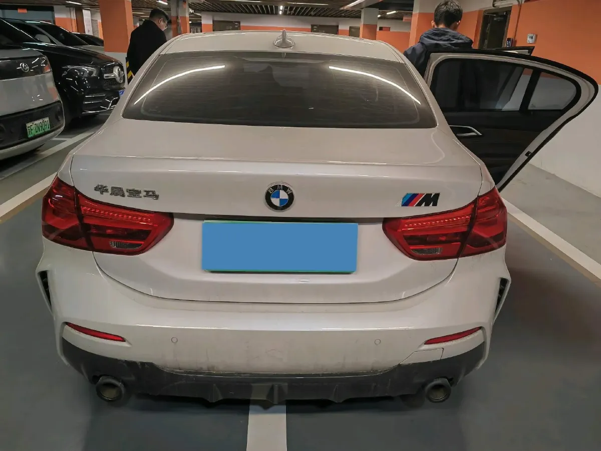 2022 BMW 1 Series 1.5T 140HP L3 7DCT,autocango,china used car exporter,china ev exporter,chinese used car exporter,chinese used ev exporter