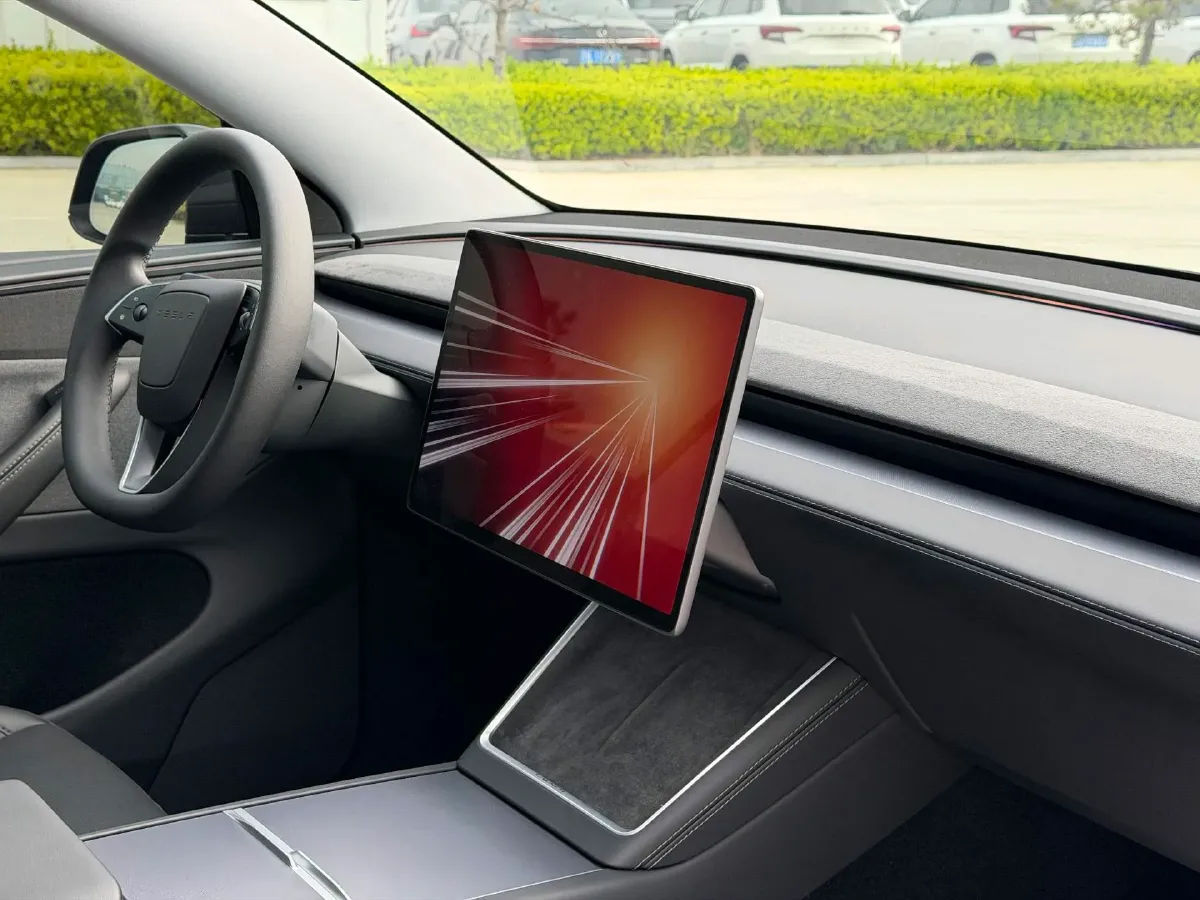 2025 Tesla Model Y BEV 62.5KWH,autocango,china used car exporter,china ev exporter,chinese used car exporter,chinese used ev exporter