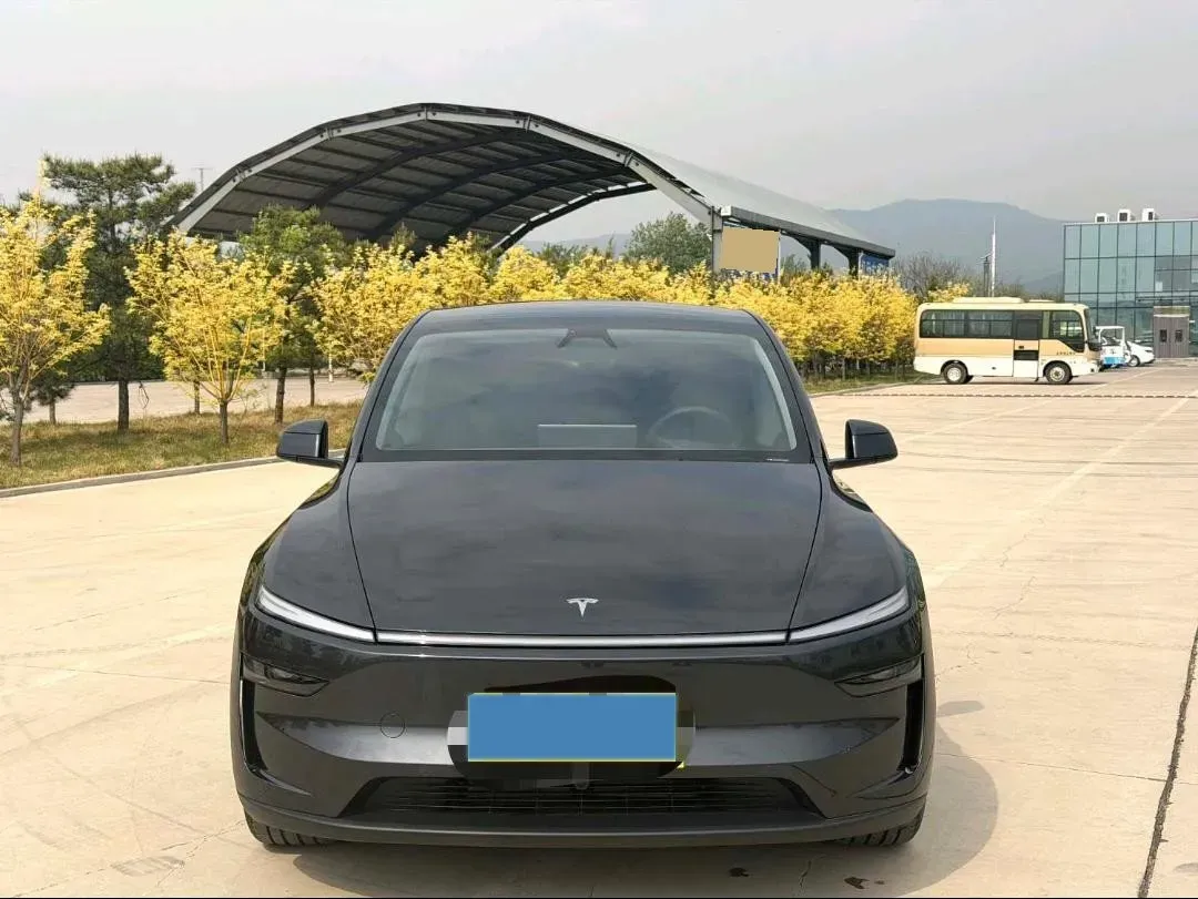 2025 Tesla Model Y BEV 62.5KWH,autocango,china used car exporter,china ev exporter,chinese used car exporter,chinese used ev exporter