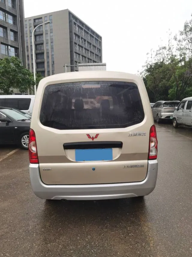 2021 WuLing RongGuang 1.5L 99HP L4 5MT,autocango,china used car exporter,china ev exporter,chinese used car exporter,chinese used ev exporter