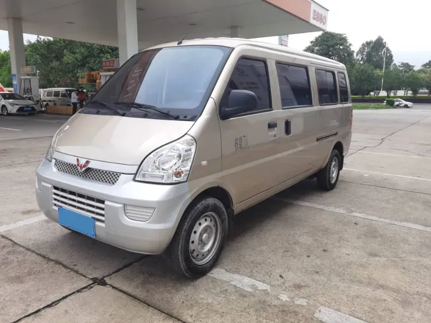 2021 WuLing RongGuang 1.5L 99HP L4 5MT,autocango,china used car exporter,china ev exporter,chinese used car exporter,chinese used ev exporter