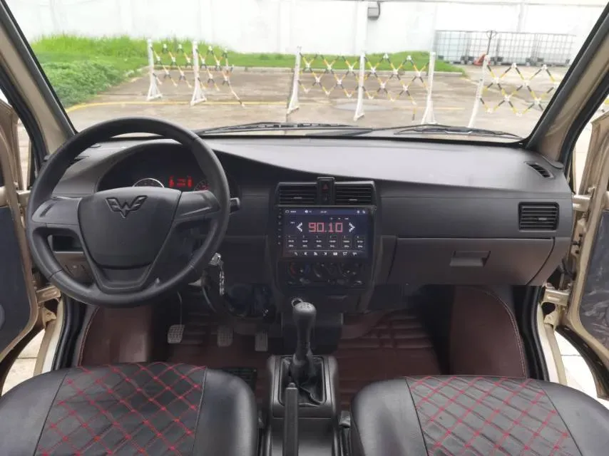 2021 WuLing RongGuang 1.5L 99HP L4 5MT,autocango,china used car exporter,china ev exporter,chinese used car exporter,chinese used ev exporter