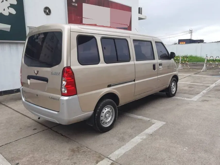 2021 WuLing RongGuang 1.5L 99HP L4 5MT,autocango,china used car exporter,china ev exporter,chinese used car exporter,chinese used ev exporter