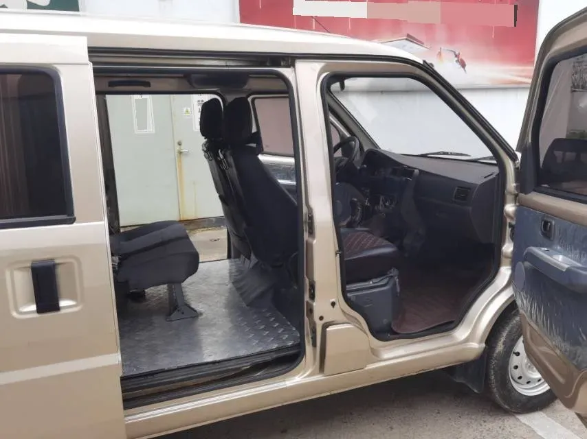 2021 WuLing RongGuang 1.5L 99HP L4 5MT,autocango,china used car exporter,china ev exporter,chinese used car exporter,chinese used ev exporter