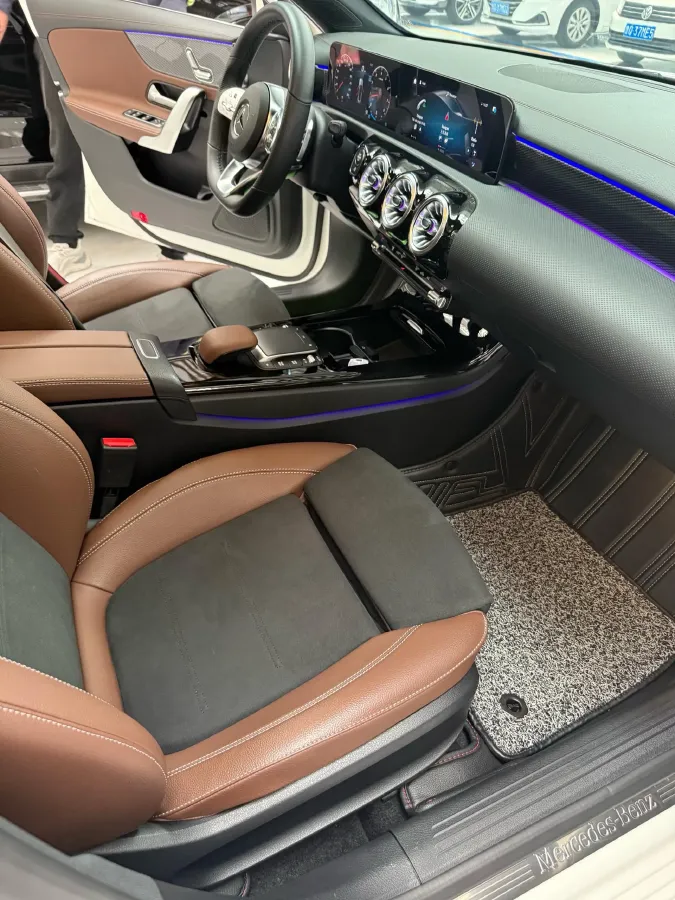 2022 Mercedes-Benz A Class 1.3T 163HP L4 7DCT,autocango,china used car exporter,china ev exporter,chinese used car exporter,chinese used ev exporter