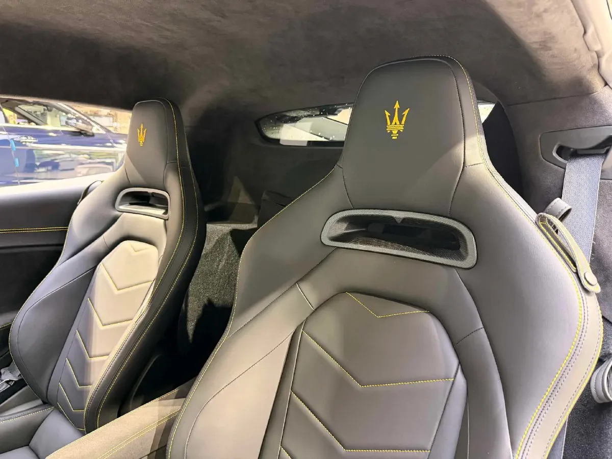 2023 Maserati MC20 3.0T 630HP V6 8DCT,autocango,china used car exporter,china ev exporter,chinese used car exporter,chinese used ev exporter