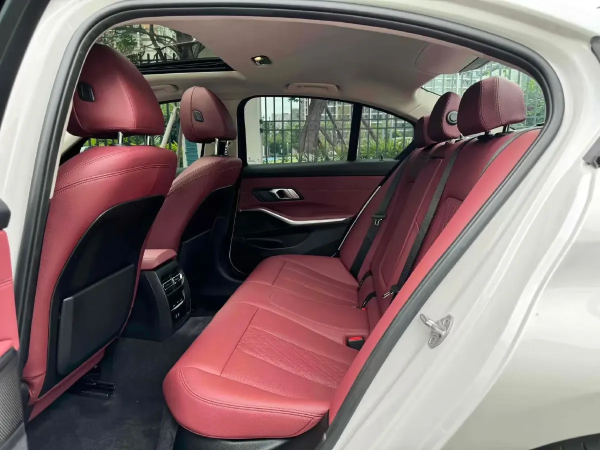 2022 BMW 3 Series 2.0T 156HP L4 8AT,autocango,china used car exporter,china ev exporter,chinese used car exporter,chinese used ev exporter