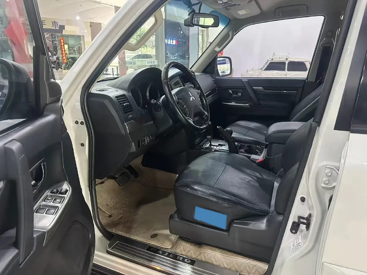 2018 Mitsubishi Pajero 3.0L 174HP V6 5AT,autocango,china used car exporter,china ev exporter,chinese used car exporter,chinese used ev exporter