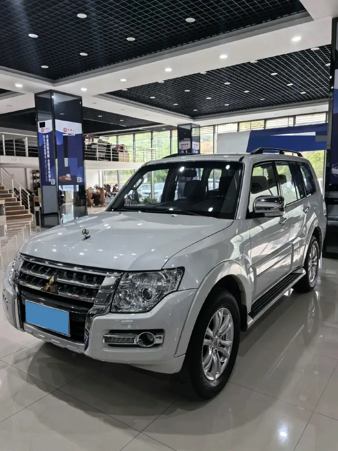 2018 Mitsubishi Pajero 3.0L 174HP V6 5AT,autocango,china used car exporter,china ev exporter,chinese used car exporter,chinese used ev exporter
