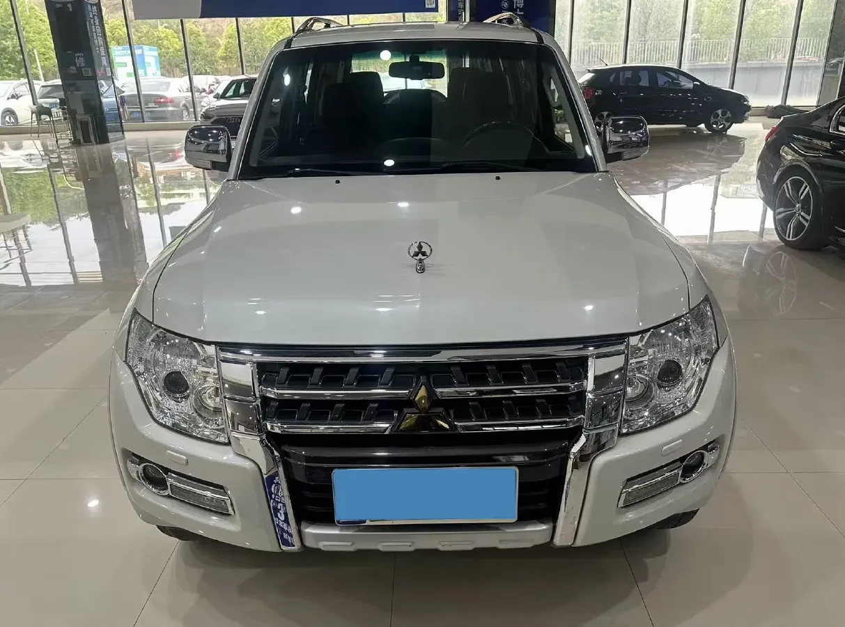 2018 Mitsubishi Pajero 3.0L 174HP V6 5AT,autocango,china used car exporter,china ev exporter,chinese used car exporter,chinese used ev exporter