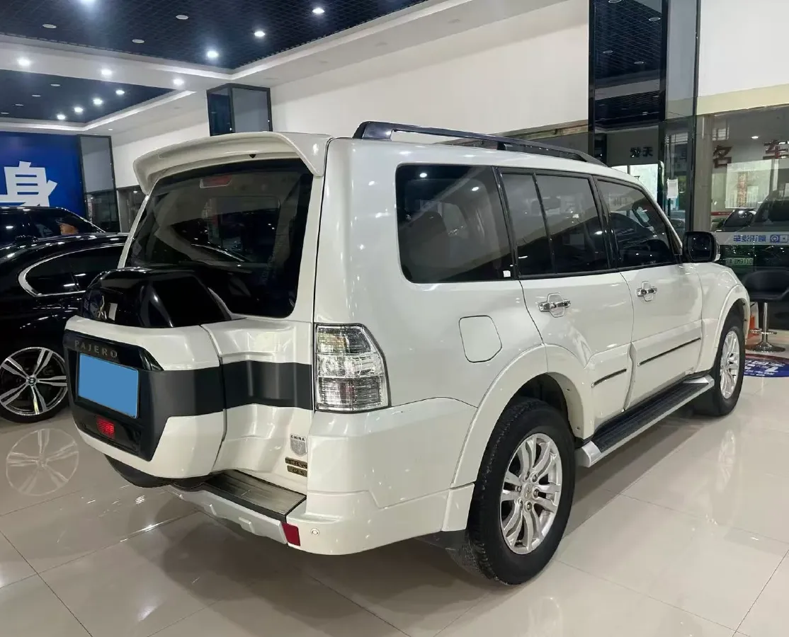 2018 Mitsubishi Pajero 3.0L 174HP V6 5AT,autocango,china used car exporter,china ev exporter,chinese used car exporter,chinese used ev exporter