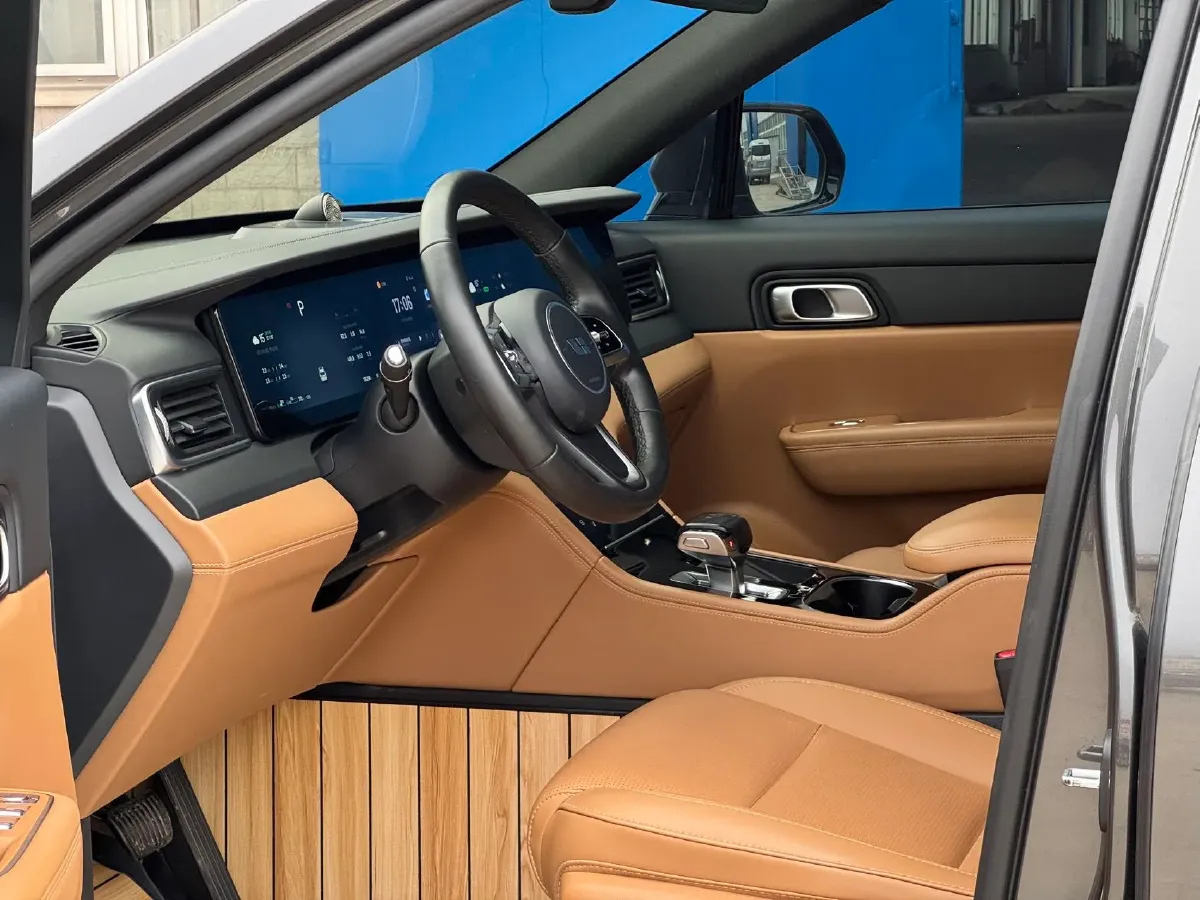 2021 Li ONE Range Extended 131HP REEV 40.5KWH,autocango,china used car exporter,china ev exporter,chinese used car exporter,chinese used ev exporter