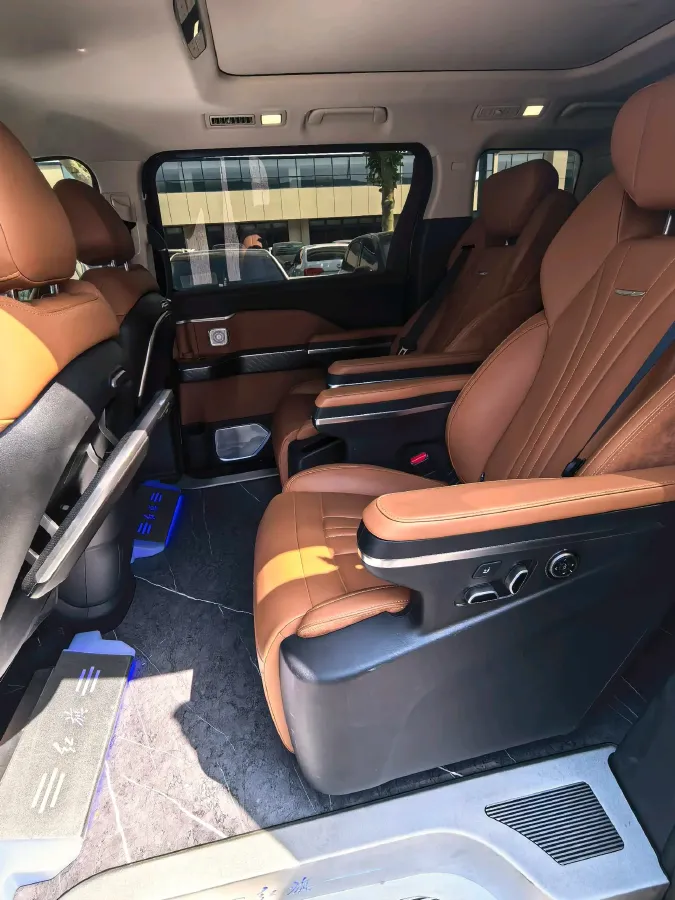 2023 HongQi HQ9 2.0T 252HP L4 8AT,autocango,china used car exporter,china ev exporter,chinese used car exporter,chinese used ev exporter