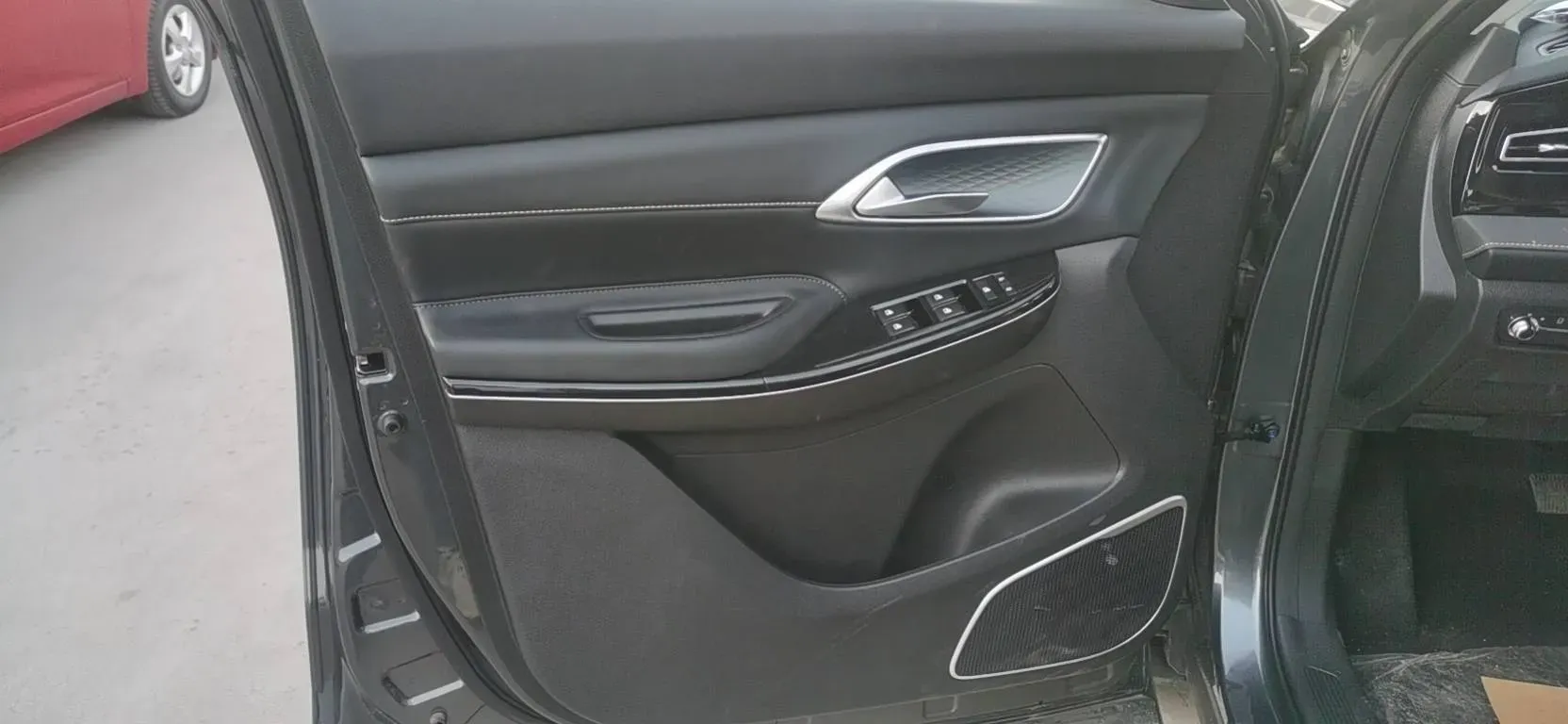 2025 ChangAn CS75 1.5T 188HP L4 7DCT,autocango,china used car exporter,china ev exporter,chinese used car exporter,chinese used ev exporter