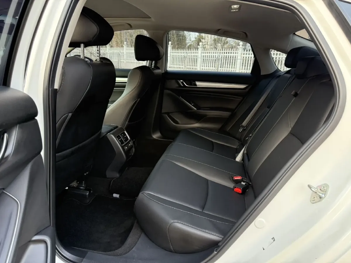 2022 Honda Accord 1.5T 194HP L4 CVT,autocango,china used car exporter,china ev exporter,chinese used car exporter,chinese used ev exporter