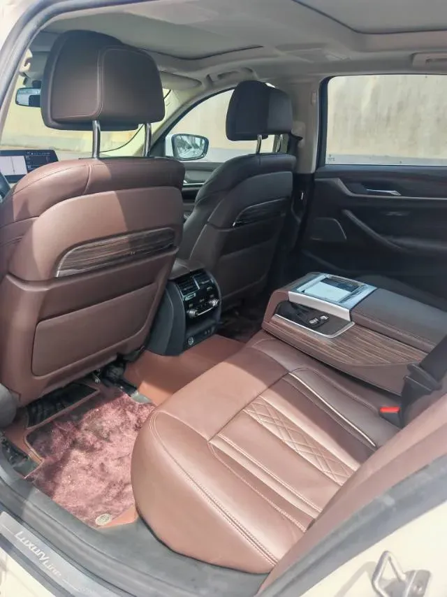 2020 BMW 5 Series 2.0T 252HP L4 8AT,autocango,china used car exporter,china ev exporter,chinese used car exporter,chinese used ev exporter