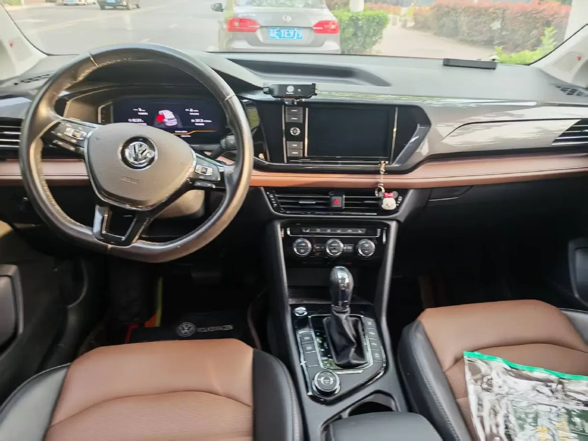 2019 Jeep Compass 1.3T 173HP L4 9AT,autocango,china used car exporter,china ev exporter,chinese used car exporter,chinese used ev exporter