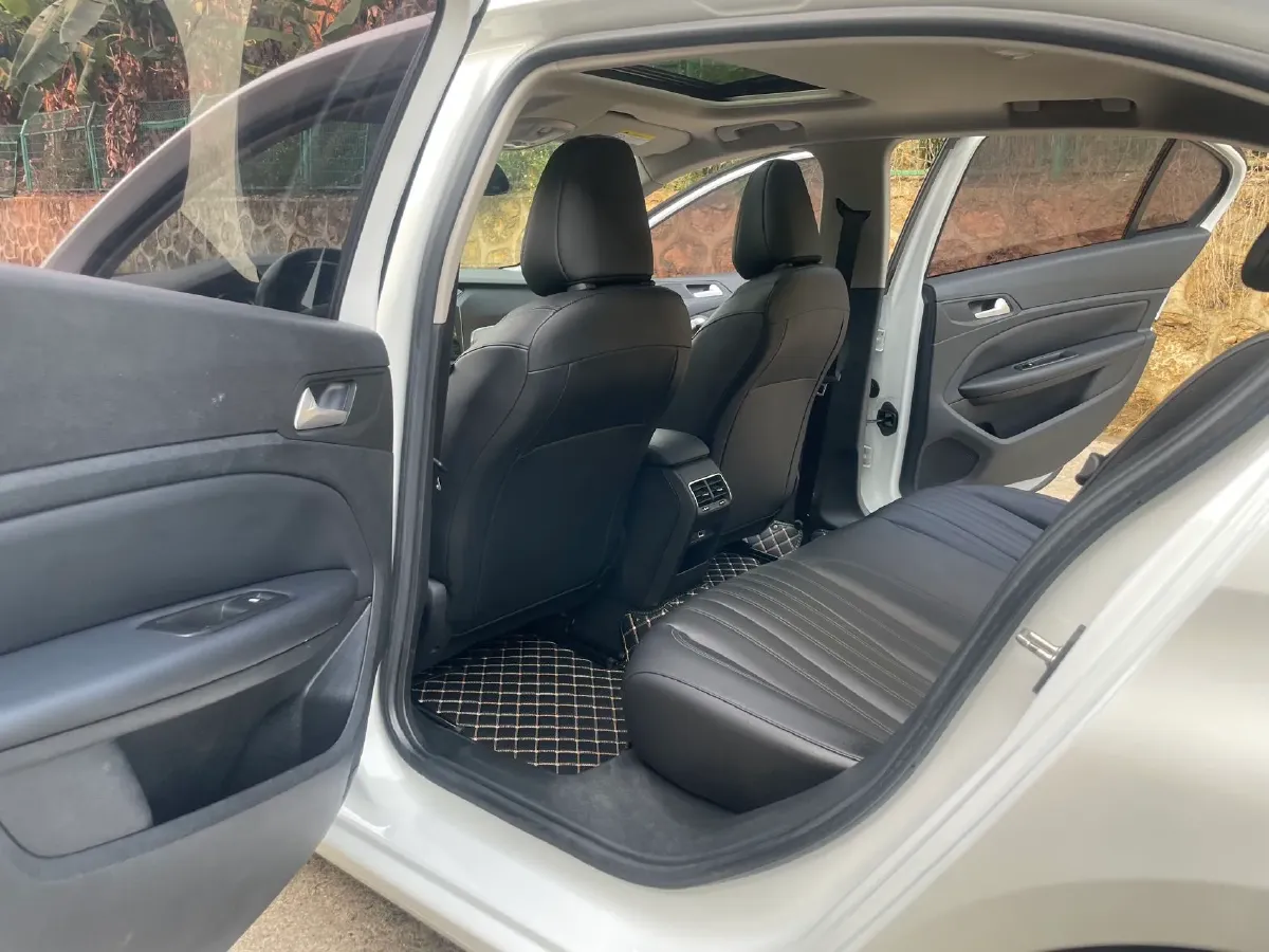 2019 Peugeot 408 1.2T 136HP L3 6DCT,autocango,china used car exporter,china ev exporter,chinese used car exporter,chinese used ev exporter