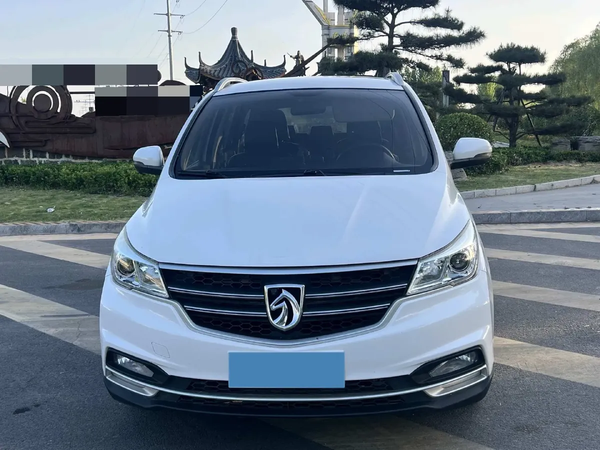 2019 BaoJun 730 1.5L 112HP L4 6MT,autocango,china used car exporter,china ev exporter,chinese used car exporter,chinese used ev exporter
