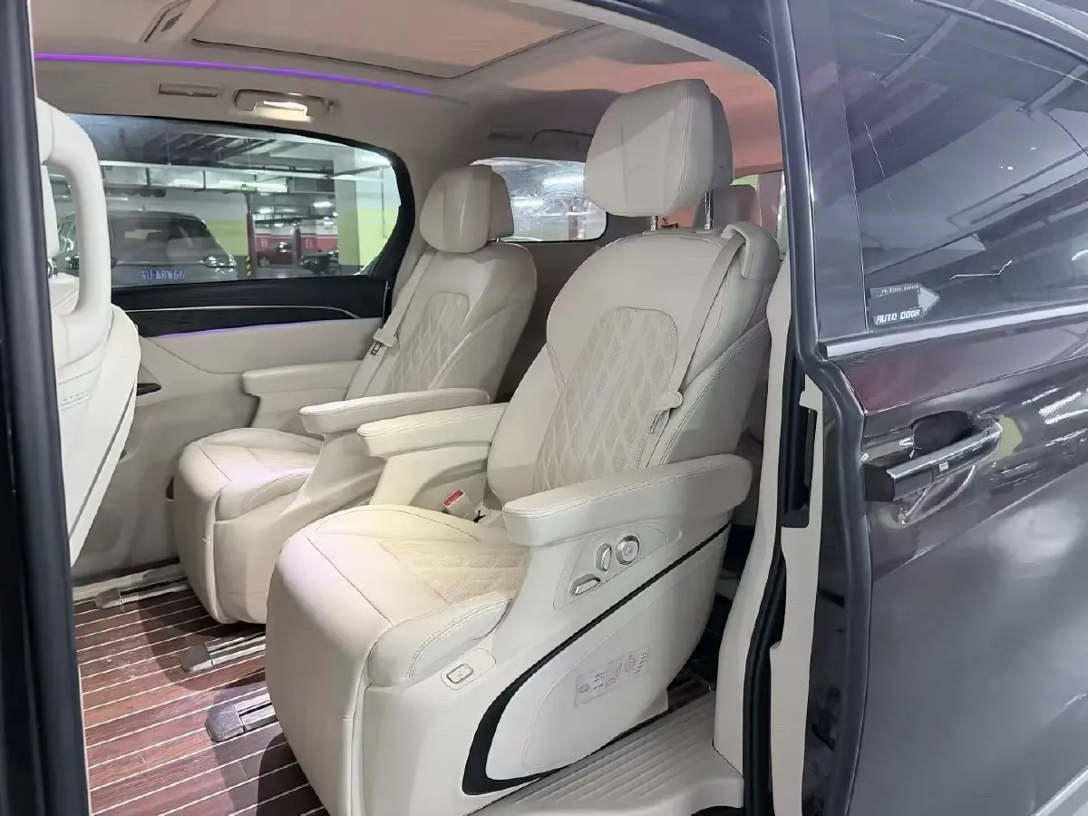 2022 Buick GL8 2.0T 237HP L4 9AT,autocango,china used car exporter,china ev exporter,chinese used car exporter,chinese used ev exporter