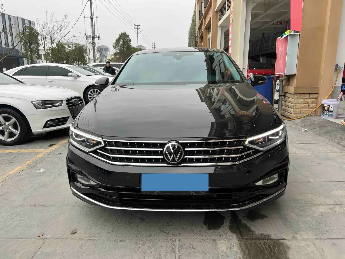 2023 Volkswagen Magotan 2.0T 186HP L4 7DCT,autocango,china used car exporter,china ev exporter,chinese used car exporter,chinese used ev exporter