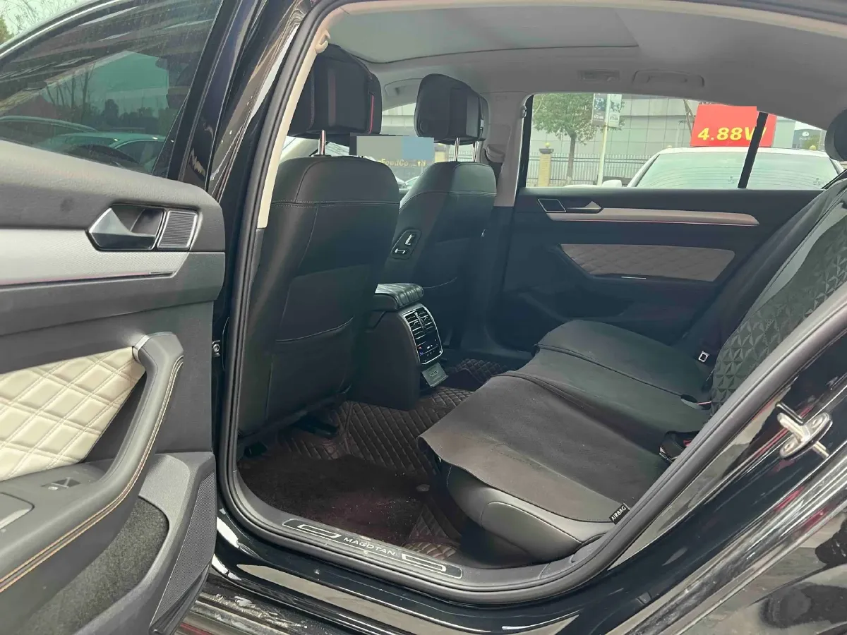 2023 Volkswagen Magotan 2.0T 186HP L4 7DCT,autocango,china used car exporter,china ev exporter,chinese used car exporter,chinese used ev exporter
