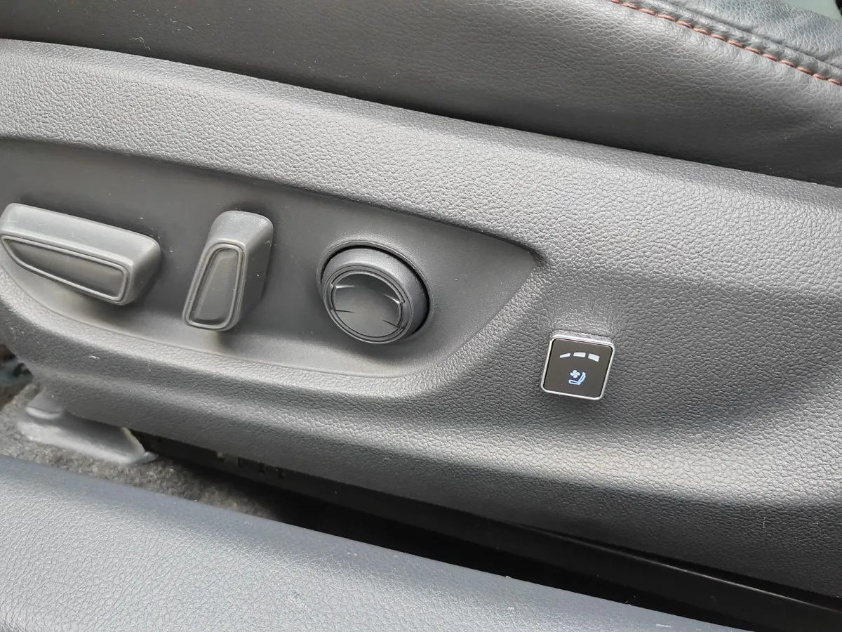 2021 Toyota Camry 2.0L 178HP L4 CVT,autocango,china used car exporter,china ev exporter,chinese used car exporter,chinese used ev exporter