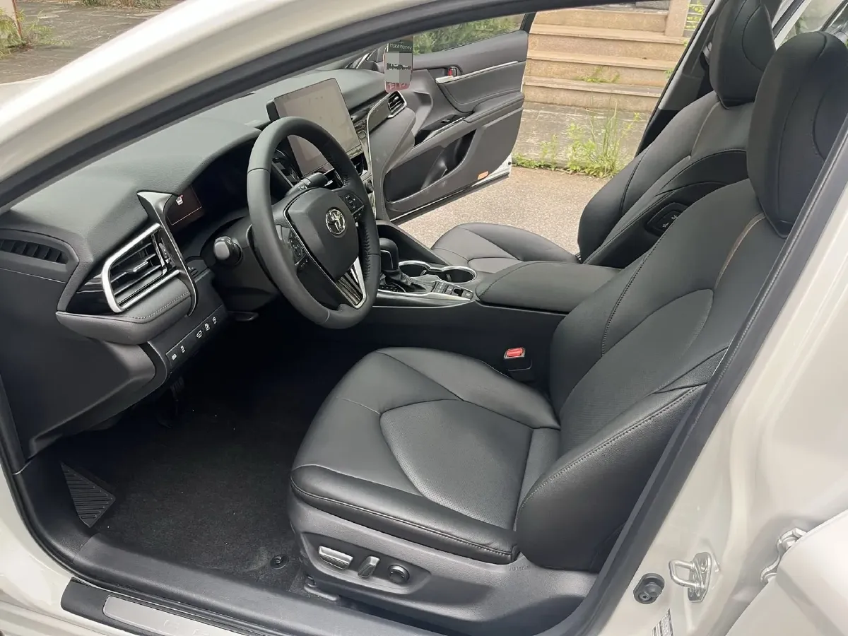 2021 Toyota Camry 2.5L 209HP L4 8AT,autocango,china used car exporter,china ev exporter,chinese used car exporter,chinese used ev exporter