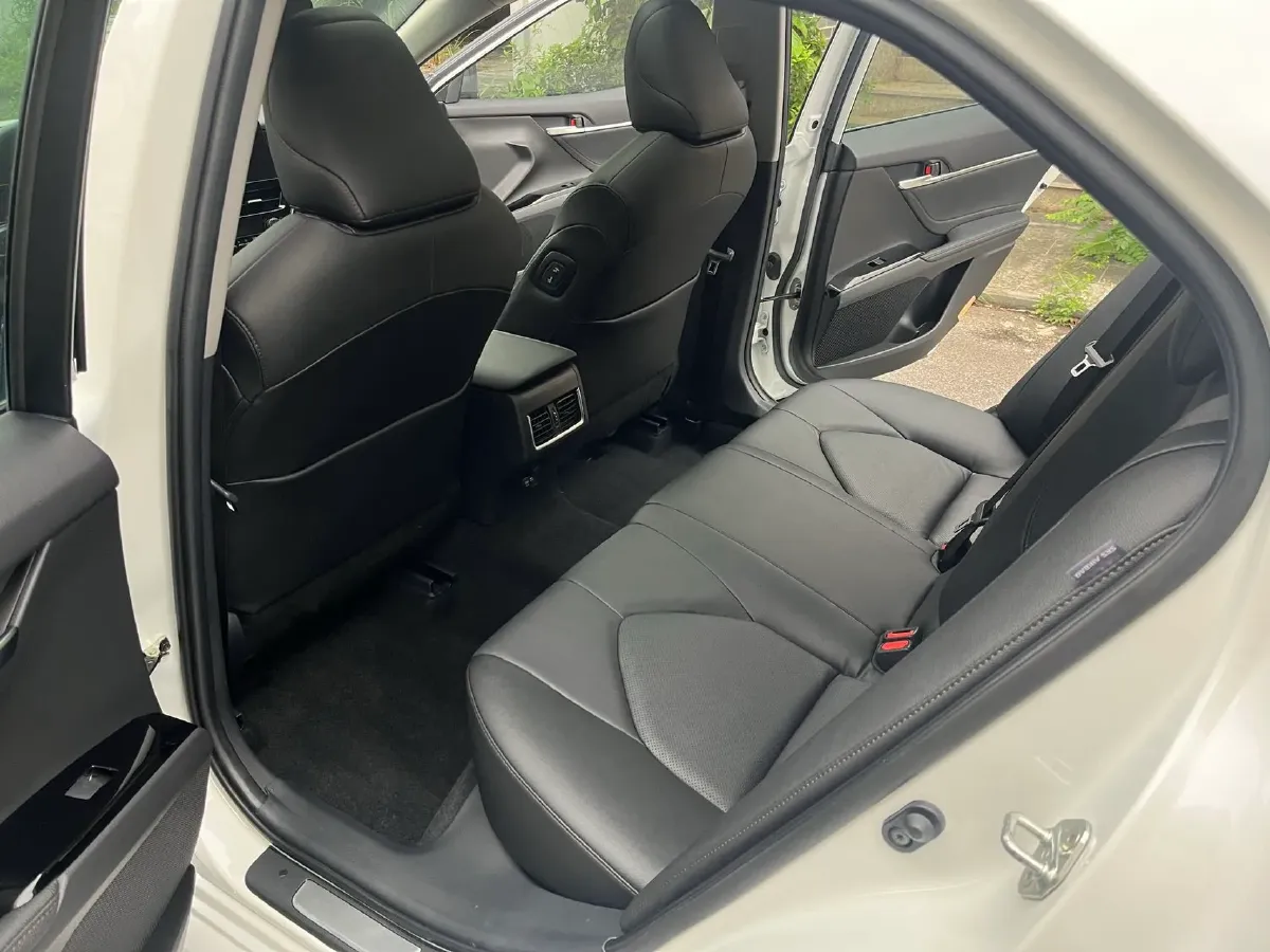 2021 Toyota Camry 2.5L 209HP L4 8AT,autocango,china used car exporter,china ev exporter,chinese used car exporter,chinese used ev exporter