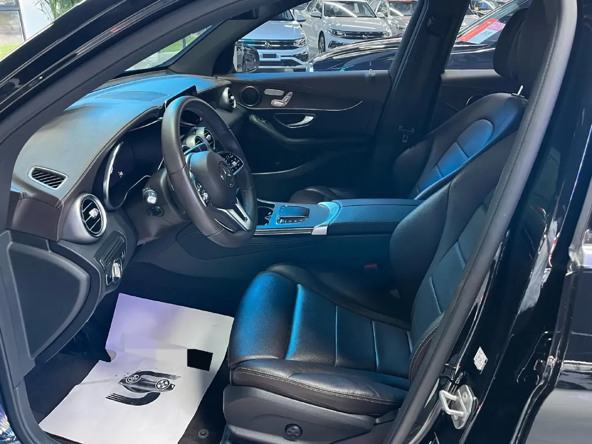 2021 Mercedes-Benz GLC Class 2.0T 197HP L4 9AT,autocango,china used car exporter,china ev exporter,chinese used car exporter,chinese used ev exporter