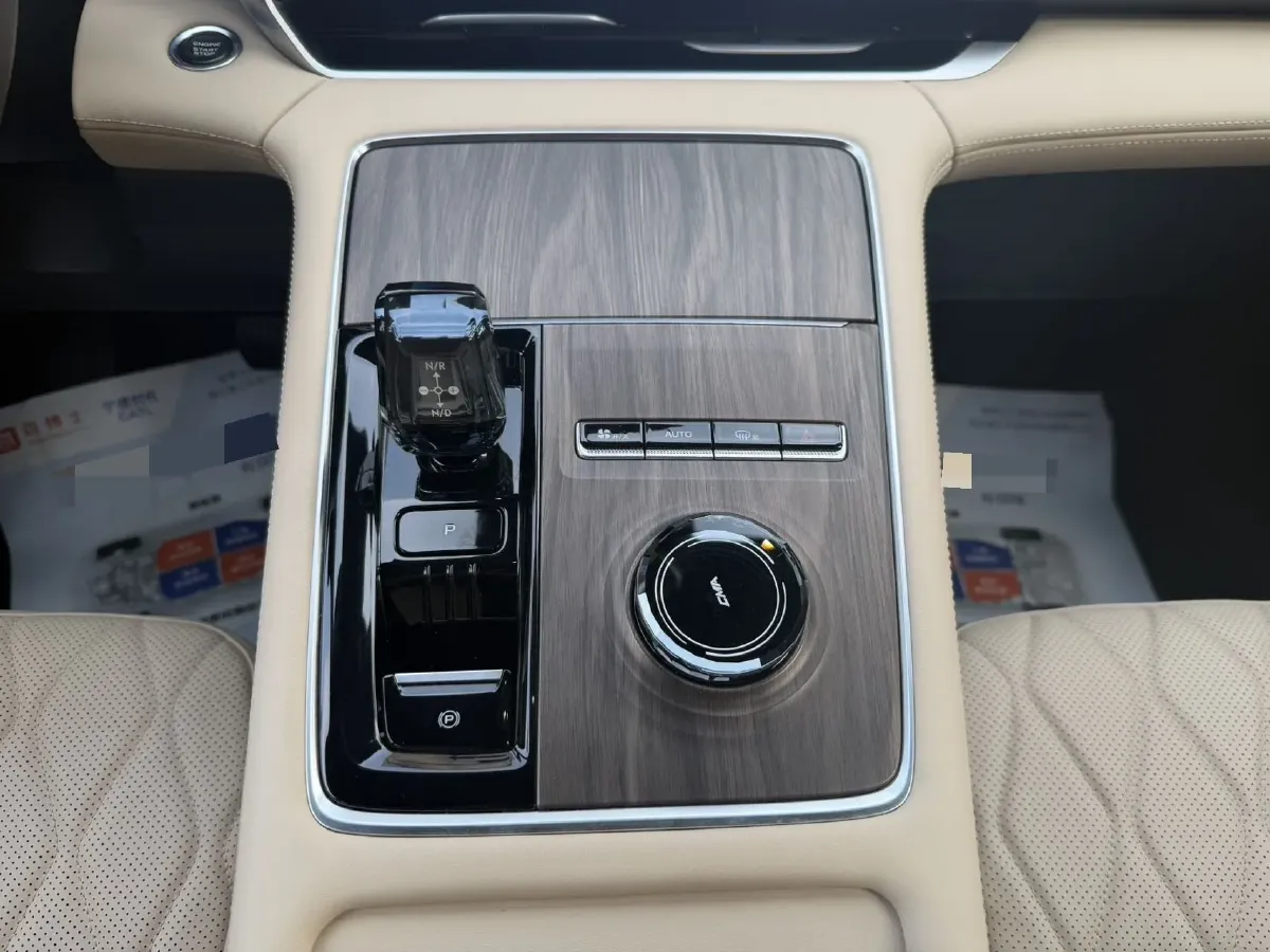 2025 Geely Monjaro 2.0T 238HP L4 8AT,autocango,china used car exporter,china ev exporter,chinese used car exporter,chinese used ev exporter