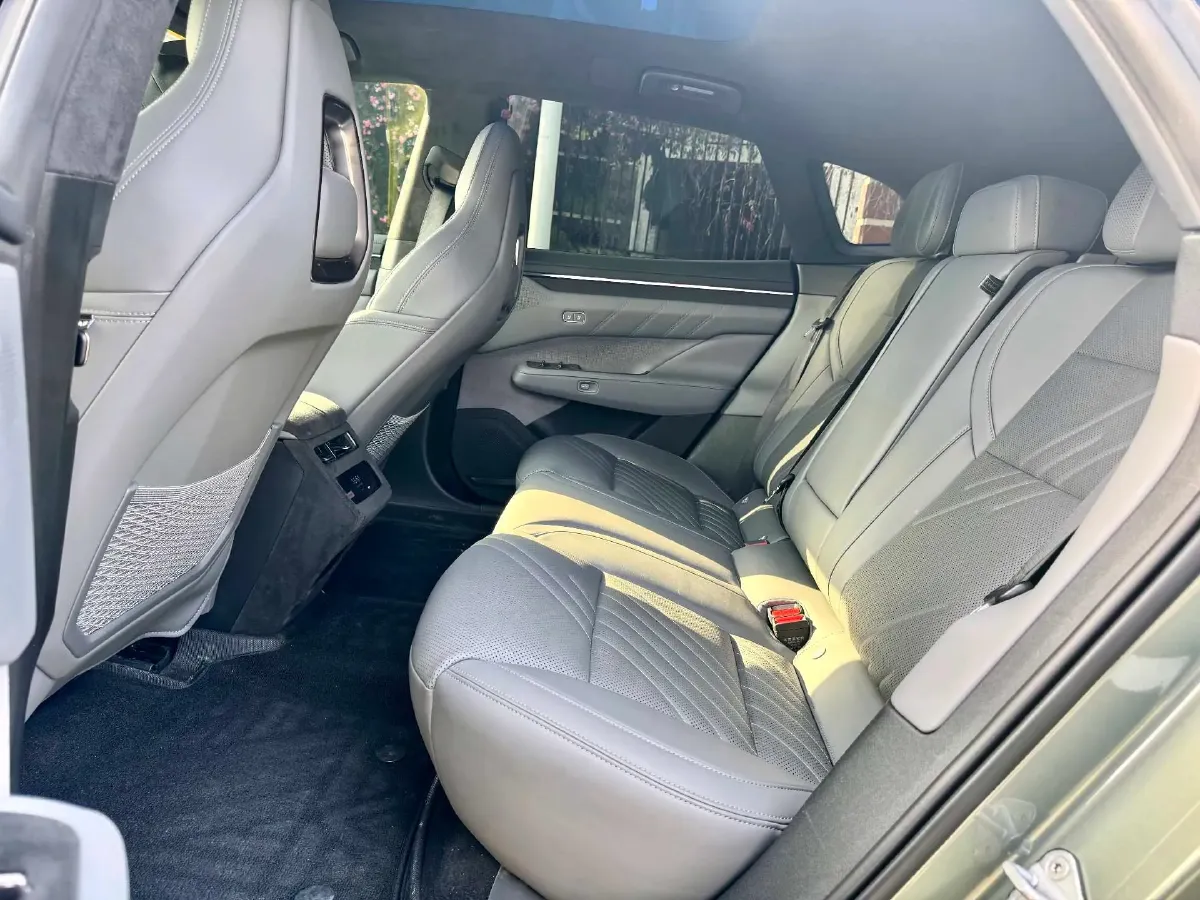 2024 Zeekr 001 BEV 100KWH,autocango,china used car exporter,china ev exporter,chinese used car exporter,chinese used ev exporter