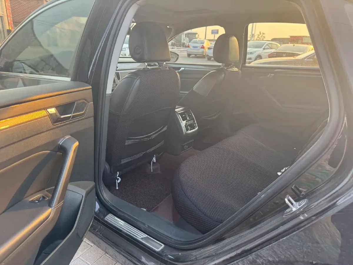 2016 Volkswagen Passat 1.8T 180HP L4 7DCT,autocango,china used car exporter,china ev exporter,chinese used car exporter,chinese used ev exporter