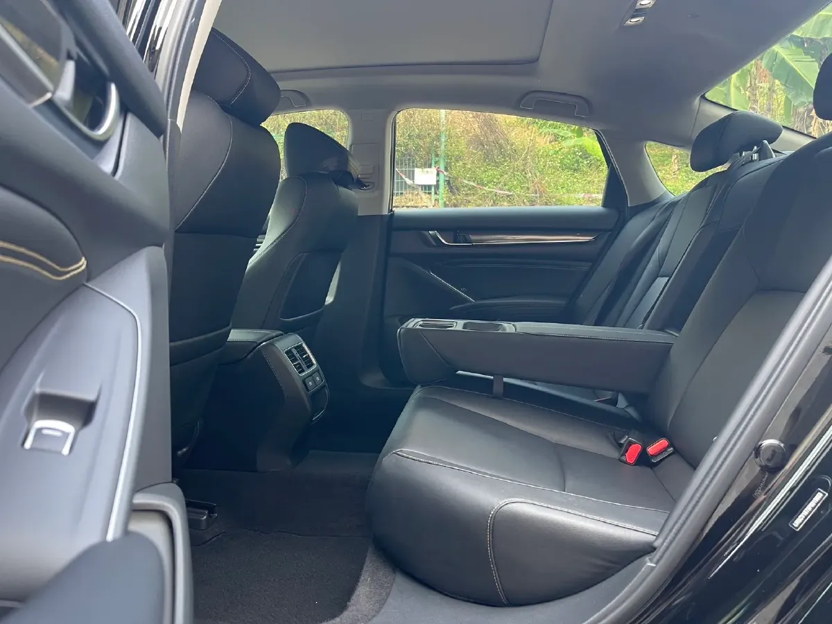 2022 Honda Accord 1.5T 194HP L4 CVT,autocango,china used car exporter,china ev exporter,chinese used car exporter,chinese used ev exporter